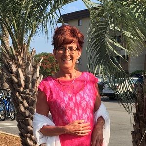 Meet your Posher, Denise